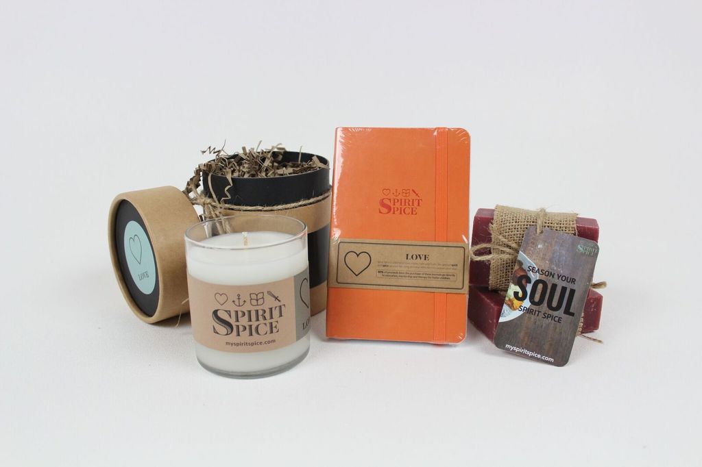 SPRING COLLECTIONS : 1 Essential Oil Candle, 1 Organic Soap, 1 Leather Journal - Spirit Spice